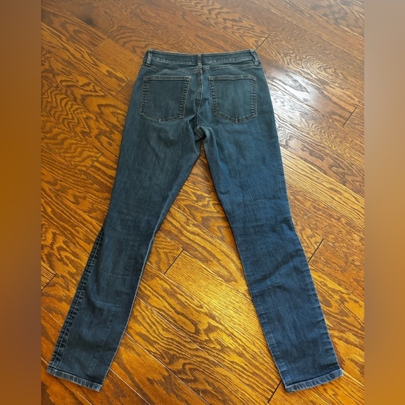 Loft women’s denim pants. Like new. Size 6/28 curvy skinny jeans. - Picture 7 of 9